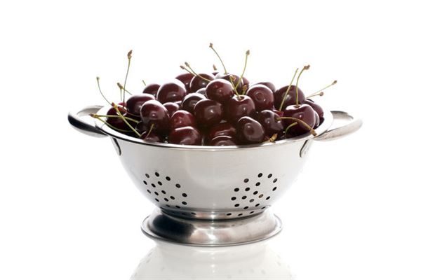 女人梦见摘樱桃吃樱桃